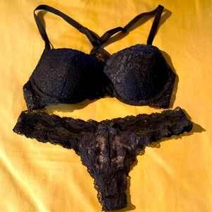 VS  Bra 32B+XS Thong Panty